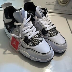Jordan 4’s